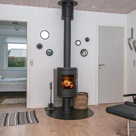 Three-bedroom Holiday In Sydals 2 Horuphav